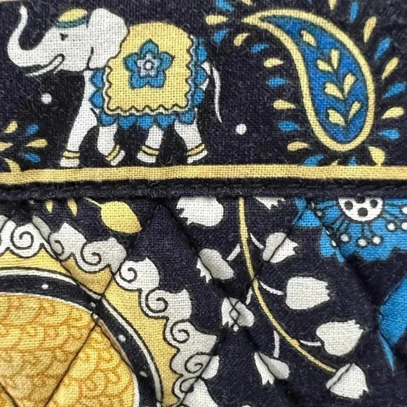 RETIRED Vera Bradley | Ellie Blue pattern crossbody handbag. - Picture 9 of 15